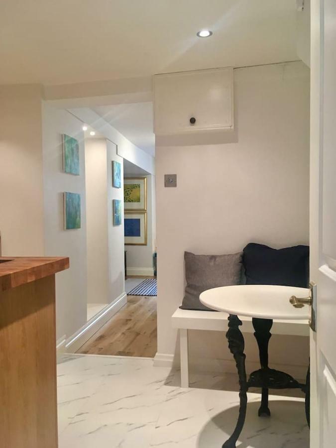 Beautiful 1Br Apartment In Historic St Aubin House Exterior foto