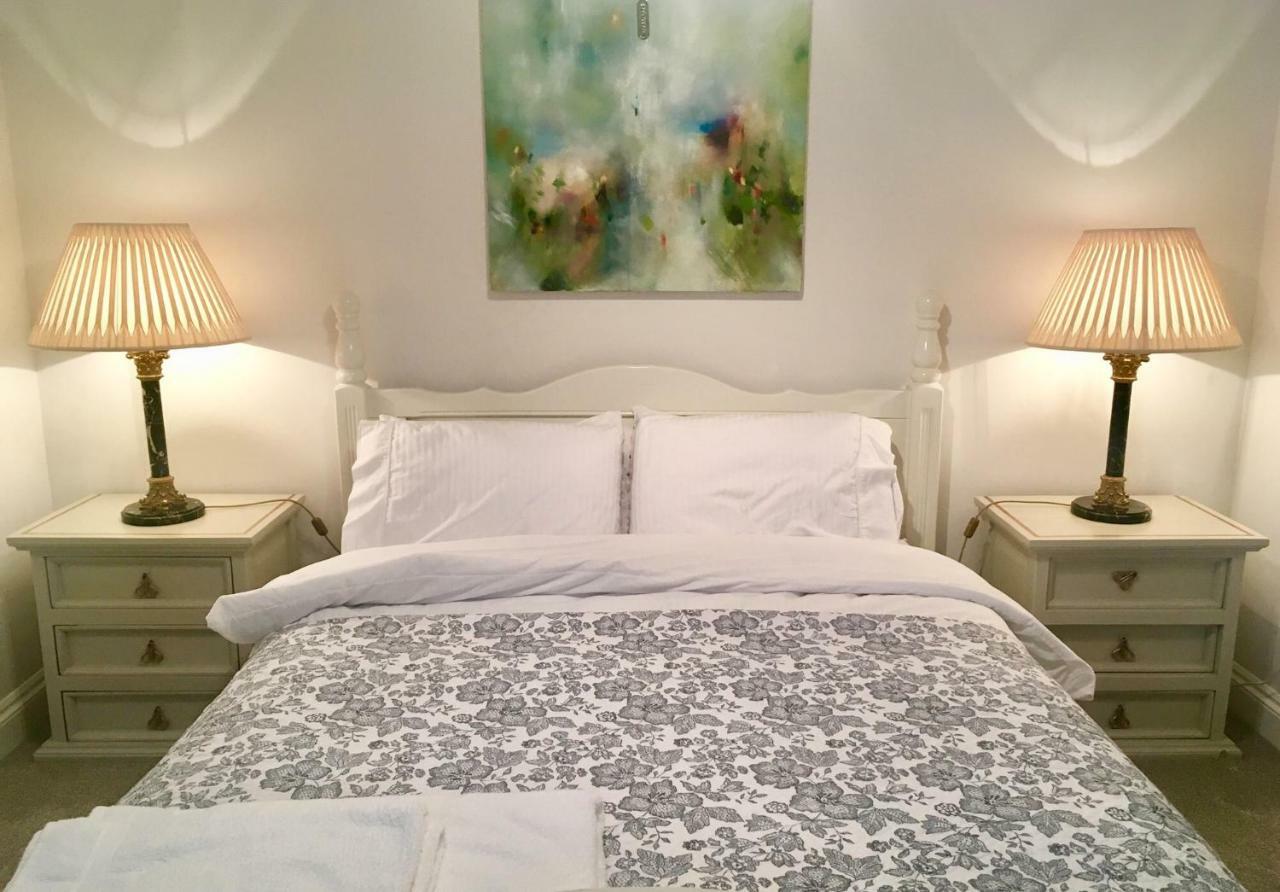 Beautiful 1Br Apartment In Historic St Aubin House Exterior foto