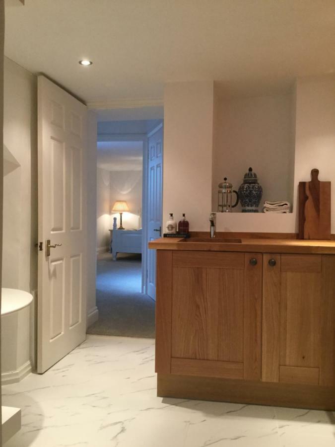 Beautiful 1Br Apartment In Historic St Aubin House Exterior foto