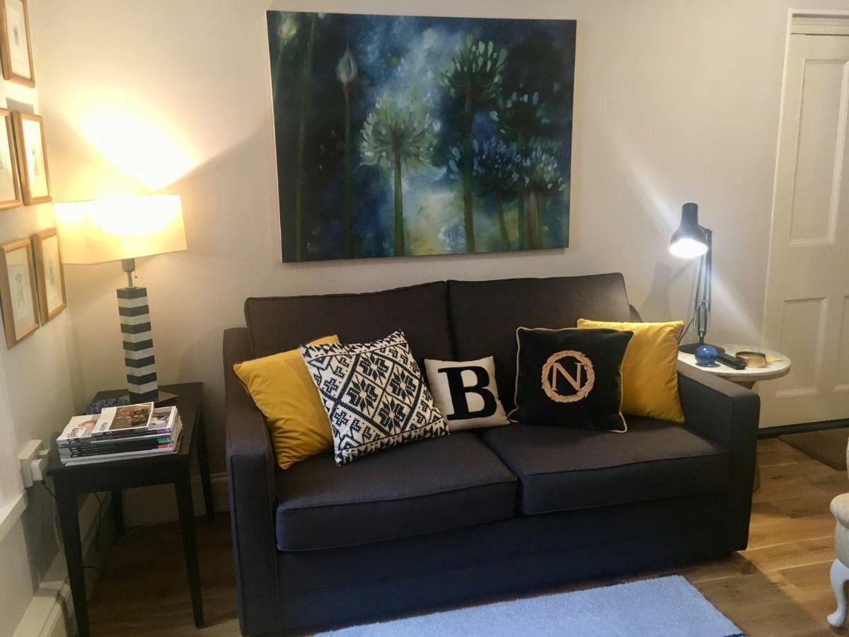 Beautiful 1Br Apartment In Historic St Aubin House Exterior foto